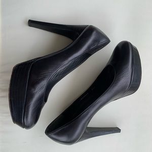 Stuart Weitzman Black Leather Pumps Sz
